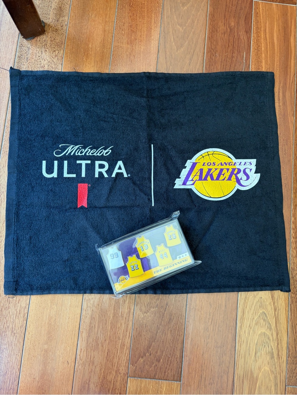 Los Angeles Lakers "The Beginning" commemorative jersey pin set + Lakers Towel